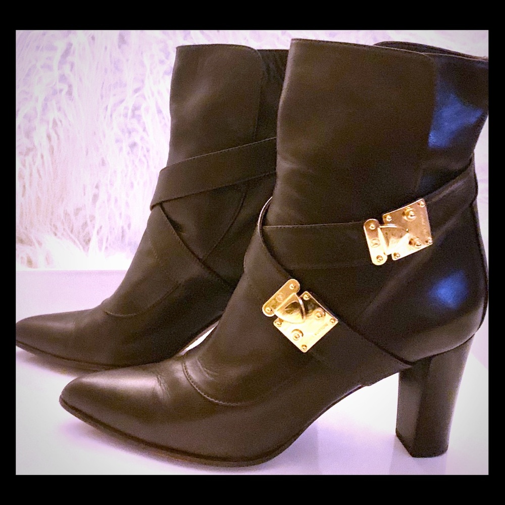 LOUIS VUITTON  Leather Veau Glacé Ankle Boots